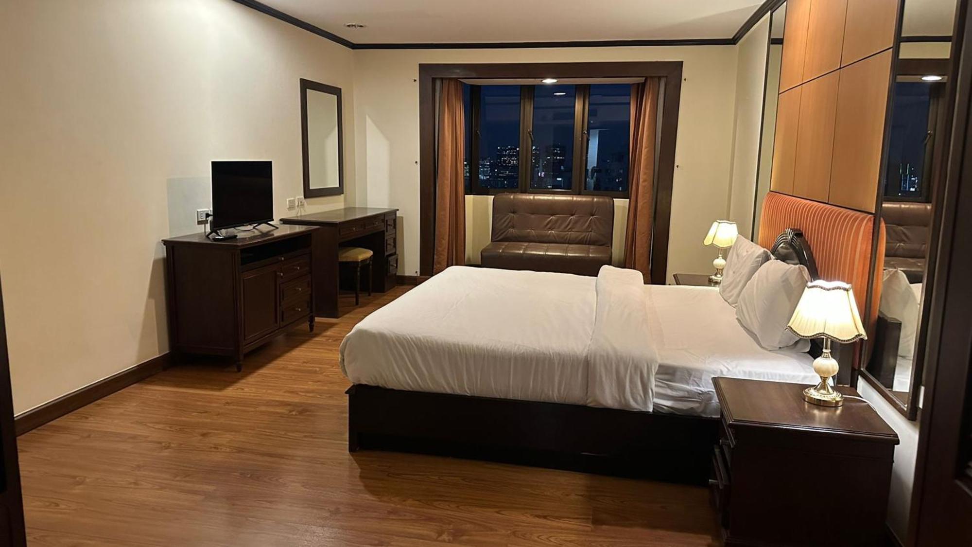 Omni Tower Sukhumvit Soi 4 Direct Banguecoque Exterior foto