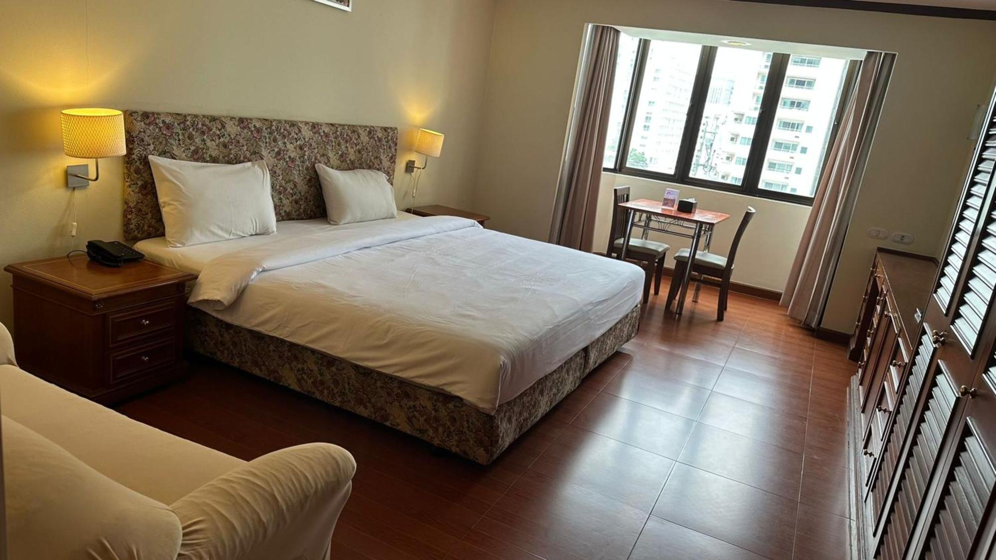 Omni Tower Sukhumvit Soi 4 Direct Banguecoque Exterior foto