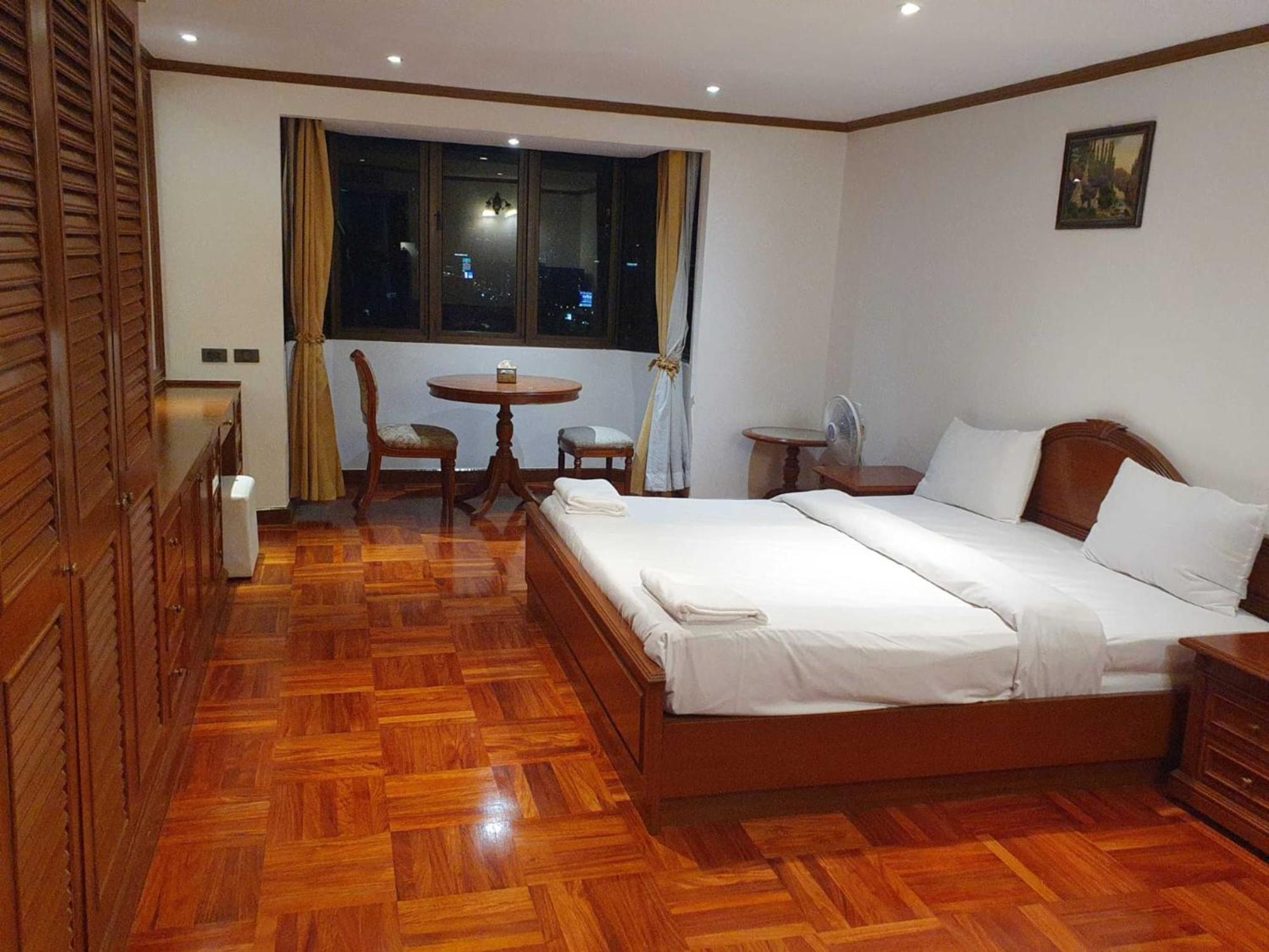 Omni Tower Sukhumvit Soi 4 Direct Banguecoque Exterior foto